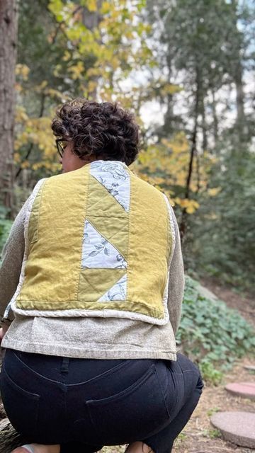 Cynthia on Instagram: "Yes I thrifted and upcycled this! I was so excited when I found these quilted pillowcases hanging in the linens rack. I immediately knew I’d make some sort of vest out of them. And just in the nick of time, Bean was looking for pattern testers for her first and upcoming pattern release. This was my first time being a part of a pattern testing team, and I really enjoyed it. What a fun experience it was creating this reversible vest. It really kept me warm in the mountains this weekend, and I’m sure it’ll be a nice layering addition on these cooler days. Tomorrow I will add a post with a bit more info on my testing version and sewing experience. What about you? Are you joining the vest trend, or have you already been rocking them since the 80s? 😬 Vest pattern Vest Sewing, Vest Sewing Pattern, Reversible Vest, Vest Pattern, Quilted Vest, The 80s, In The Mountains, So Excited, This Weekend