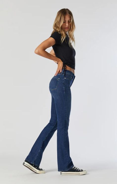 Hip Womens Fashion, Clothes 90s Style Women, Levi Jeans Bootcut, Jeans Outfit Black, Mini Bootcut Jeans Outfit, Bootcut Jeans With Heels, Bootcut Jeans Outfit 2023, High Rise Bootcut Jeans Outfit, Bootcut Jeans Outfit Casual Sneakers