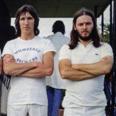 Pink Floyd on Instagram: “Roger and David #davidgilmour #rogerwaters #pinkfloyd” Roger Waters David Gilmour, David Gilmour Pink Floyd, Pink Floyd Fan, Richard Williams, Richard Wright, Concept Album, Roger Waters, Stevie Ray Vaughan, Stevie Ray