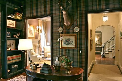 Equestrian Plaid Wallpaper, Old English Interior Design, Decorating With Plaid, English Bar, Plaid Living Room, Gentlemans Room, Western Cottage, Ralph Loren, Tartan Decor