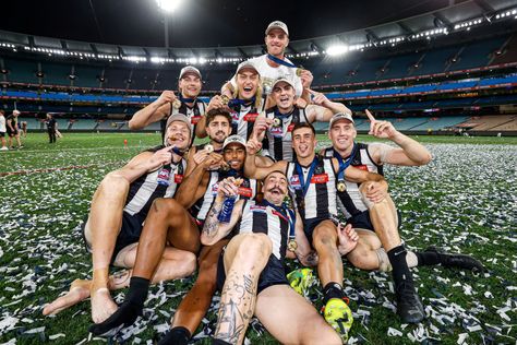 Collingwood Grand Final 2023, Collingwood Ontario Summer, Reef Mcinnes Collingwood, Collingwood Nick Daicos, Collingwood Football Club, Essendon Football Club, Football Wallpaper, Nfl Football, Football Club