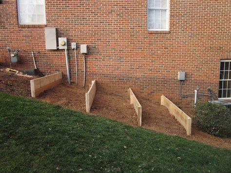 diy Design Fanatic: Raised Beds On A Slope Terraced Vegetable Garden, Sloped Backyard Landscaping, Sloped Yard, Hillside Garden, Vegetable Garden Raised Beds, Sloped Backyard, Tiered Garden, Hillside Landscaping, Garden On A Hill