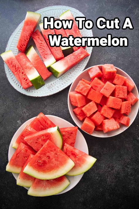 Cut Watermelon Easy, How To Store Watermelon, Watermelon Sticks, Watermelon Knife, Cut A Watermelon, Sliced Watermelon, Perfect Watermelon, Dessert Fruits, Watermelon Wedge