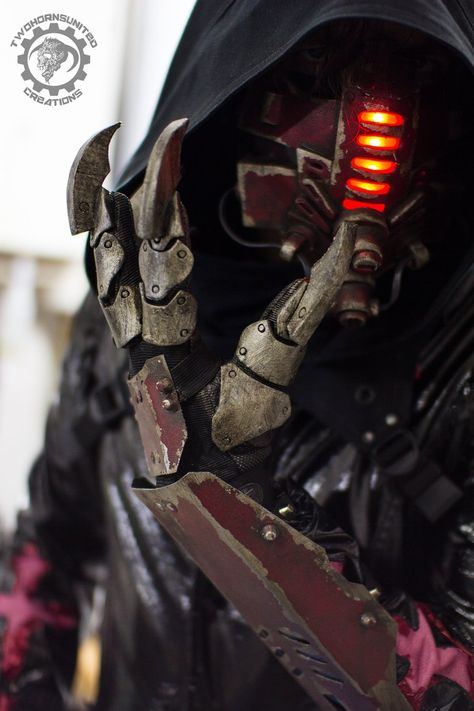 Red Tremor - Cyberpunk mask and claw gauntlets by TwoHornsUnited on DeviantArt Nomadic Clothing, Starlord Mask, Destiny Cosplay, Sci-fi Helmet, Cyberpunk Mask, Style Cyberpunk, Star Wars Cartoon, Gas Mask Art, Cyberpunk Armor