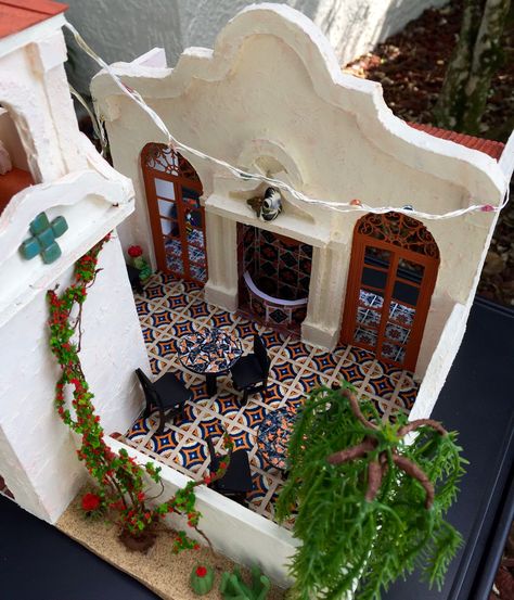 Mexican Restaurant Patio, Mexican Dollhouse, Decoration For Ganpati, Restaurant Patio, Miniature Pottery, Dollhouse Garden, Diy Doll Miniatures, Air Dry Clay Projects, Miniature Rooms