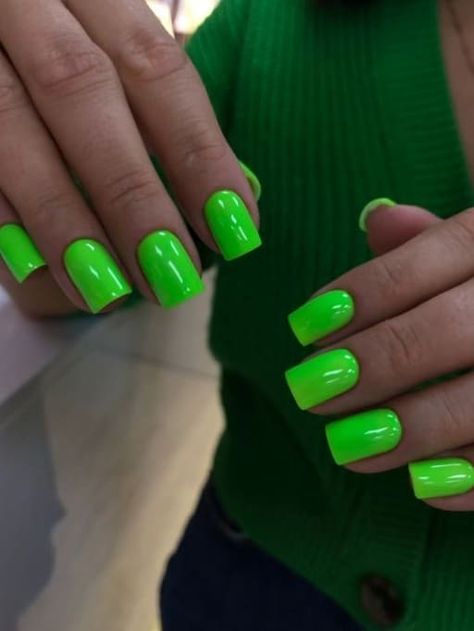 19 Refreshing Neon Green Nails to Add the Perfect Splash of Color | The KA Edit Neon Green Short Acrylic Nails, Neon Green Nails Square, Short Bright Green Nails, Green Overlay Nails, Electric Green Nails, Lime Green Nails Short, Kelly Green Nails, Neon Green Nails Design, Green Neon Nails