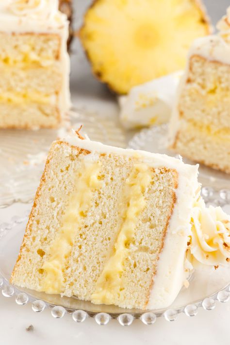 Pineapple Curd, Pineapple Coconut Cake, Coconut Pineapple Cake, Cake Cream Cheese Frosting, Pineapple Cake Recipe, Coconut Icing, Cake Cream, Pistachio Cake, Rum Cake