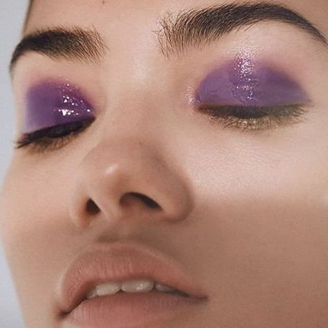 Eye Pigments, Dramatic Makeup, Purple Tones, Purple Eyeshadow, Winter Makeup, Bold Makeup, Milk Makeup, Facepaint, Portrait Inspiration