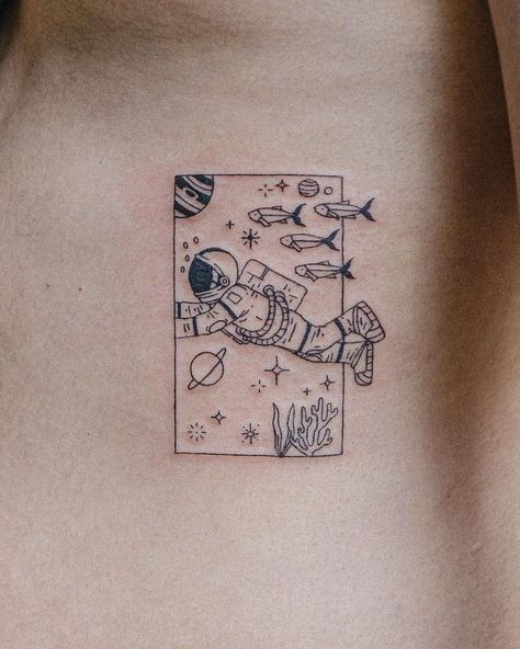 5,078 Likes, 14 Comments - 𝘽𝙤𝙣𝙜𝙠𝙚𝙚 (@bongkee_) on Instagram: “Finding space in the sea. . . . #lineworktattoo #universetattoo #spacetattoo #astronauttattoo…” Flower Space Tattoo, Space Fine Line Tattoo, Astronaut Tattoos, Outer Space Tattoos, Frame Tattoo, Alien Astronaut, Rocket Tattoo, Space Tattoos, Astronaut Tattoo