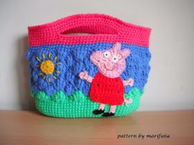 Free crochet patterns and video tutorials: how to crochet peppa pig purse bag free pattern tutorial by marifu6a Peppa Pig Crochet, Peppa Pig Bag, Pig Purse, Pig Bag, Crochet Shell Stitch, Bag Pattern Free, Kids' Bag, Haken Baby, Crochet Videos Tutorials