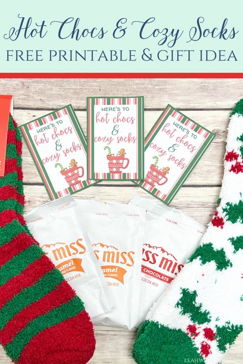 Sock Gift Tags Free Printable, Cozy Socks Gift Ideas, Cozy Socks Gift, Free Christmas Tags, Student Gift Tags, Christmas Socks Gift, Christmas Download, Free Printable Gifts, Free Printable Gift Tags