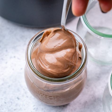 Greek Yogurt Chocolate Mousse | Clean Food Crush Greek Yogurt Chocolate Mousse, Yogurt Chocolate Mousse, Greek Yogurt Chocolate, Protein Mousse, Choc Mousse, Yogurt Chocolate, Camp Recipes, Chocolate Greek Yogurt, Healthier Treats