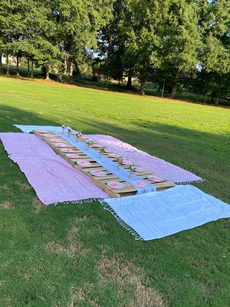 #Preppy #sweetsixteen #bday #preppypink #pinkparty #picnicparty #pinkbday #preppybday #preppybirthday Preppy Birthday Party, Preppy Picnic, Pink Picnic, Preppy Birthday, Picnic Birthday Party, Picnic Birthday, Birthday Activities, Preppy Pink, Birthday Party Activities