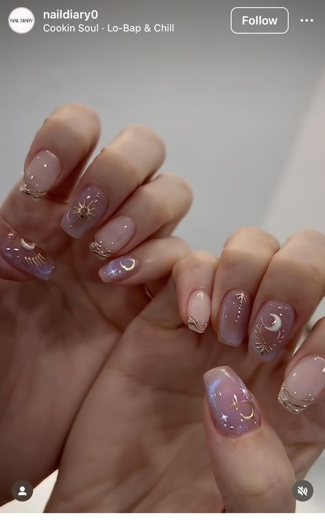 High Flat Piercing, Pink Vintage Nails, Nail Inspo Fairy, Fairy Nails Short, Fairy Nails Designs, May Nails Ideas 2023, Mystical Nails, Nails Ideas Almond, Korean Nail Designs