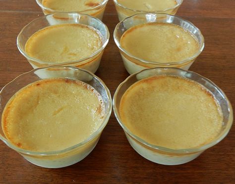 Old-fashioned Maple Custard Maple Custard, Baked Egg Custard, Baked Custard, Custard Recipes, Egg Custard, Sugar Eggs, Creamy Desserts, Gf Recipes, Old Recipes