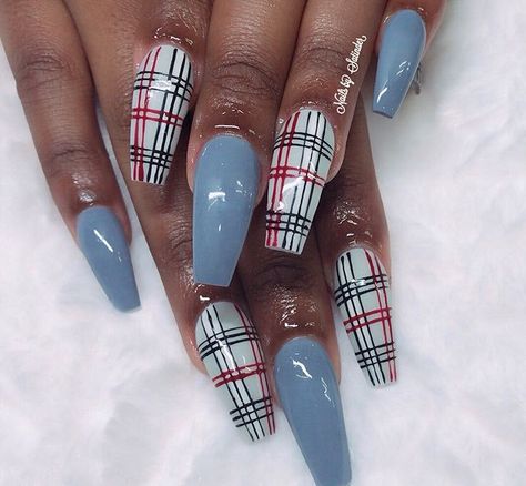 Burberry Nails, Plaid Nail Designs, Fake Nails Designs, Plaid Nails, Christmas Gel Nails, Beige Nails, Nail Polish Art, Pretty Nail Designs, Nail Art Ombre