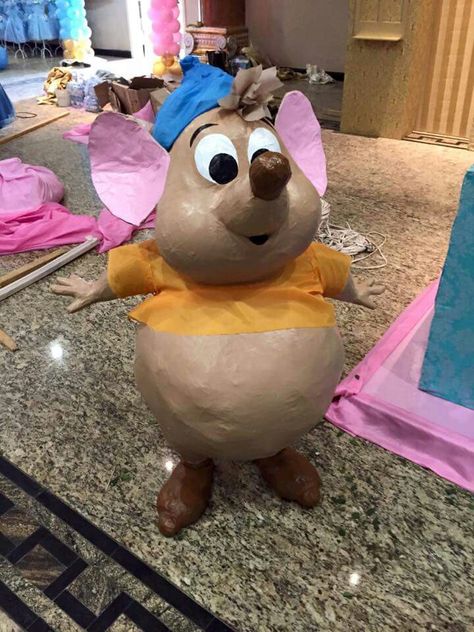 . Paper Mache Inspiration, Paper Mache Characters, Mexican Pinata, Snow White Birthday Party, Cinderella Birthday Party, Piñata Ideas, Diy Pinata, Cinderella Birthday, Cardboard Sculpture