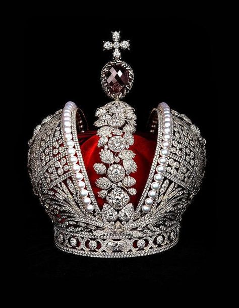 Lover of the World Catherine Ii, Royal Crown Jewels, Imperial Crown, Royal Crowns, Catherine The Great, Diamond Tiara, Royal Jewels, Royal Jewelry, Crown Royal