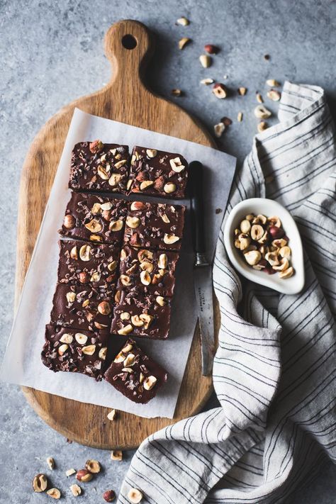 No-Bake Hazelnut Ganache Brownies {gluten-free, vegan, refined sugar-free} Brownie Food Photography, Maple Ganache, Brownies Photography, Brownie Photography, Ganache Brownies, Hazelnut Ganache, Free Dates, Healthy Vegan Dessert, Bake Brownies