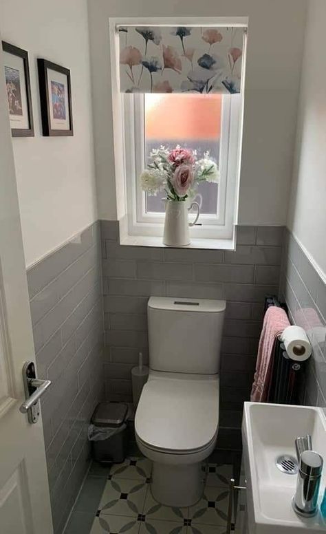 Grey Wc Ideas, Narrow Toilet Room Ideas With Window, Small Toilet Room Ideas With Window, Toilet Room Ideas With Window, Window Behind Toilet, Small Toilet Room With Window, Toilet Under Window, Small Toilet Ideas Downstairs Loo, Tiny Toilet Room Ideas