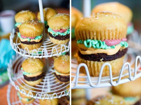 Hamburger Cupcakes for a Scooby Doo Birthday Party Scooby Doo Halloween Party, Scooby Doo Birthday Cake, Scooby Doo Snacks, Burger Cupcakes, Cool Decorations, Scooby Doo Birthday, Hamburger Cupcakes, Scooby Doo Cake, Scooby Doo Birthday Party