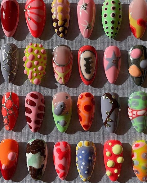 Architecture Nail Art, Clunky Nails, Food Inspired Nails, Nail Drawing Ideas Art Designs, Mold Nail Design, Crazy Cool Nails, 80s Style Nails, M&m Nails, Chaos Nails