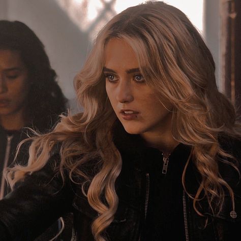 Kathryn Love Newton, Claire Novak, Betsy Braddock, Blonde With Blue Eyes, Monster Hunter Series, Blonde Actresses, Kathryn Newton, Ugly Love, Angel Aesthetic