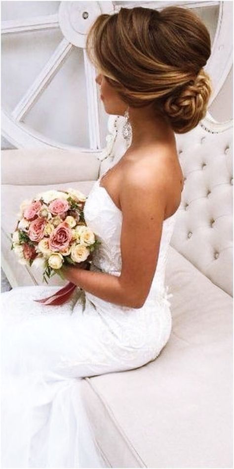 Sanggul Modern, Elegant Wedding Hair, Best Wedding Hairstyles, Wedding Hair Inspiration, Wedding Hairstyles Updo, Wedding Hairstyle, Round Faces, Wedding Hairstyles For Long Hair, Bridal Hair And Makeup