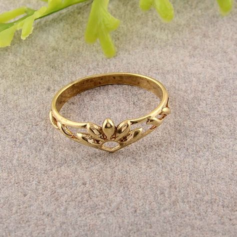 Gold Ring Designs Unique For Women, Real Gold Rings, Latest Gold Ring Designs, Small Earrings Gold, Eid Photos, Gold Rings For Women, Unique Gold Rings, Wedding Ring Vintage, Baby Ring