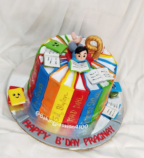 Story books cake Brownie Activities, Bolo Buttercream, Brownies Activities, Books Cake, Book Cakes, Book Cake, Magic Cake, Story Books, Home Baking