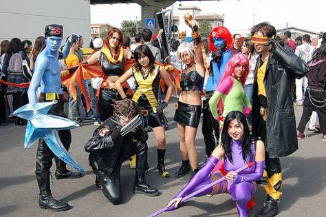 X-Men Costumes Group  http://barnaclebill.hubpages.com/hub/xmenhalloweencostumedesignsideas X Men Group Costumes, X Men Halloween Costumes, Xmen Costume, Superhero Costume Ideas, Halloween Costumes Family, Halloween Costumes Group, Men Halloween Costumes, X Men Costumes, Men Cosplay