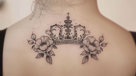 Tattoo Ideas For Ladies, A Crown Tattoo, Shoulder Tattoos For Females, Crown Tattoos For Women, Shoulder Tattoo Ideas, Tattoo On The Back, Butterfly Tattoo On Shoulder, Crown Tattoo Design, Queen Tattoo