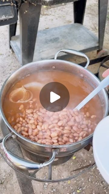 Rebeca Coss Guerrero on Instagram: "Receta de frijoles charros" Frijoles Borrachos Recipe, Charro Beans, Mexican Food Recipes Authentic, Outdoor Parties, Mexican Dishes, Bon Appetit, Food Dishes, Mexican Food Recipes, Food Videos