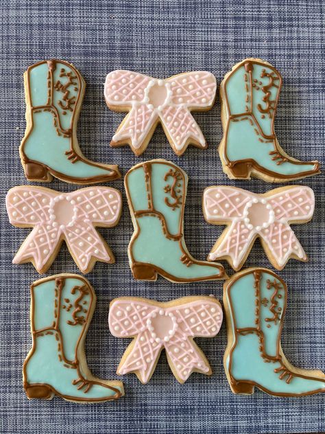 Laura Bushes Cowboy Cookie, Boots Or Bows Cookies, Cowgirl Boots Cookies, Cowboy Boot Sugar Cookies, Cowboy Boots Decorated Cookies, Bow Baby Shower, Baby Bows, Baby Shower, Shower