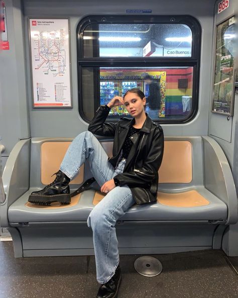 life hits you hard sometimes but don’t let it break you and change who you truly are xx Subway Photoshoot, Winter Travel Outfit, Camila Morrone, A Train, Aesthetic Outfits, Casual Fits, New Yorker, Travel Outfit, Look Cool