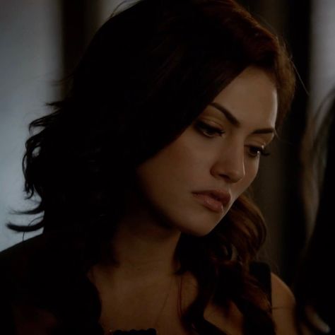 Hayley Marshall Season 1, Jaina Solo, Hayley Marshall, Phoebe Tonkin, Character Reference, Teen Wolf, Season 1, Profile Picture, The Originals