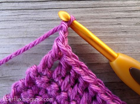 Turning Chain Basics Crocheting Tips, Crochet Hacks, Crochet Dreams, Crochet Classes, Fall Crochet, Knitting Tutorials, Crochet Cat Pattern, Witchy Crafts, Crochet Tips