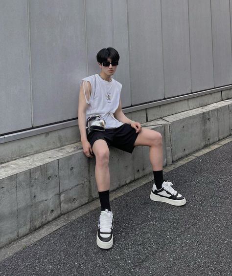 Summer Eboy Fits, Black Shorts Outfit Men, Twink Fashion, Eboy Fits, Eboy Outfits, Bad Boy Outfits, Summer Wear For Boys, Aesthetic Male Outfits, Black Shorts Outfit