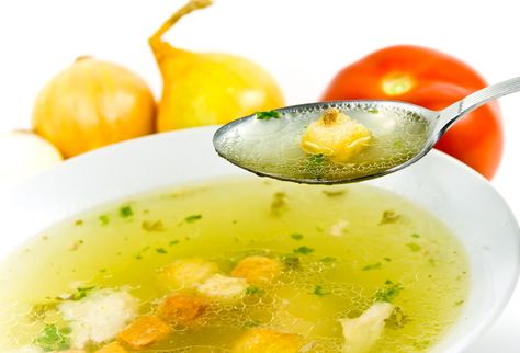 como hacer caldo de pollo rápido Stracciatella Soup, Italian Eggs, Ecuadorian Food, Egg Drop Soup, European Food, Fun Cooking, Andalusia, Soup And Salad, Chicken Broth