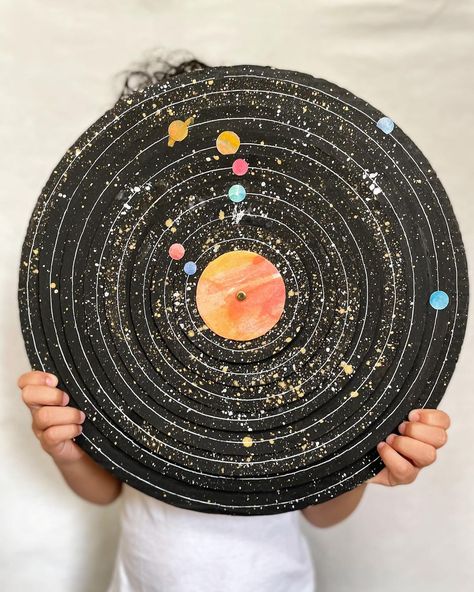 Margareta Amelia Miranti on Instagram: “I’ve been saving a lot space/solar system craft & activities & finally came up with this one. Something I know Javas will be happy to be…” Solar System Craft, Sponge Art, Diy Solar System, Planet Order, Solar System Model, Space Solar System, Solar System Crafts, Blowing Up Balloons, Handmade Charlotte