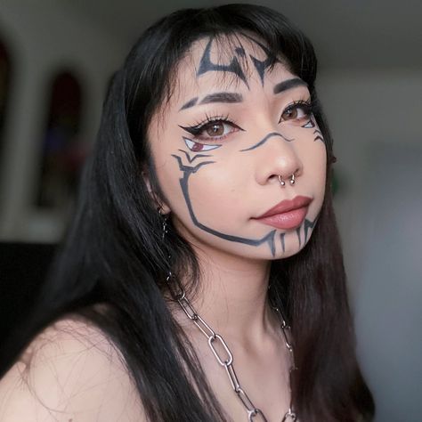 Jujutsu Kaisen Makeup, Sukuna Makeup, Anime Inspired Makeup, Makeup Anime, Makeup Cosplay, Anime Cosplay Makeup, Anime Makeup, Face Art Makeup, Halloween Makeup Inspiration