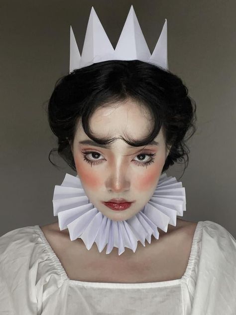 Halloween Inspo Outfit, Clown Makeup Looks, Pierrot Costume, Pierrot Clown, Drag Make-up, Desen Realist, 얼굴 드로잉, Face Drawing Reference, Spooktacular Halloween