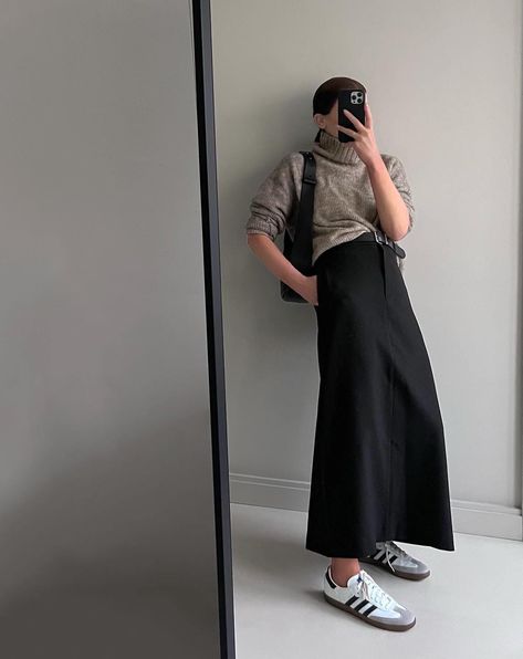 How To Wear With Maxi Skirt Trend If You're Petite In 2024 | Who What Wear UK Black Maxi Skirt Outfit, Samba Outfit Ideas, Adidas Samba Outfits, Samba Outfits, Knit Skirt Outfit, Skirt Outfit Fall, Adidas Samba Outfit, Black Skirt Outfits, Samba Outfit