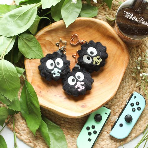 Adorable little soot sprite keychains are ready for adoption, including your choice of clasp and konpeito color! 🌟 Made with a pattern by @dollphinwing 💖 #keychain #plush #studioghibli #ghibli #sootsprite #konpeito #plushkeychain #cute Keychain Plush, Soot Sprite, Soot Sprites, A Pattern, Studio Ghibli, Keychains, Adoption, Pattern, Color