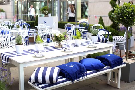 Ready for guests sit, relax and enjoy a slice of the French Riviera with the GREY GOOSE mini martinis and canapes, at the Boulangerie François Manchester Terrace. Achieve the extraordinary. #FlyBeyond St Tropez Theme Party, French Riviera Pool Decor, Cote D’azur Theme Party, French Riviera Party, Wedding French Riviera, French Riviera Restaurant, Paris Cocktail Bar, Miami Open, Diner Menu