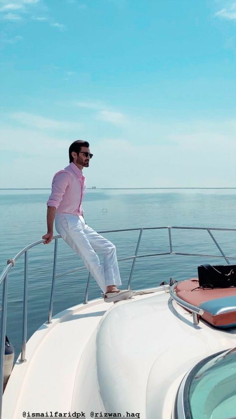 Dubai Men Outfit, Dubai Photography Ideas, Photo Ideas Men, Arabian Men, Yacht Photoshoot, Dubai Photoshoot, Dubai Outfit, Boy Photoshoot, Mens Photoshoot