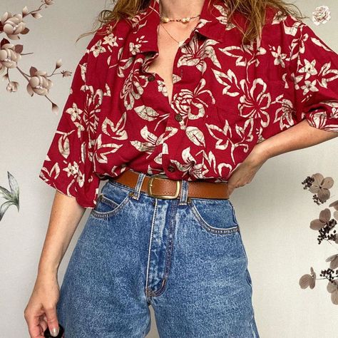 Plaid Shirt Summer Outfit, Patterned Shirt Outfit Women, Paint Date Outfit, Funky Shirt Outfit, Hawaiian Shirt Aesthetic, Hawaiian Shirt Outfit Women, Floral Shirt Outfit, Hawaiian Shirt Outfit, 80s Inspired Outfits