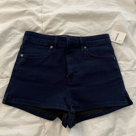 New With Tags Free People Navy Blue Shorts Denim Stretchy Size 25. Never Worn Originally Purchased From Free People. Great Condition No Flaws Or Defects. Blue Denim Shorts Outfit, Denim Shorts Outfit, Dr Closet, Stretchy Shorts, Free People Shorts, Navy Blue Shorts, Shorts Denim, Blue Jean Shorts, Blue Denim Shorts