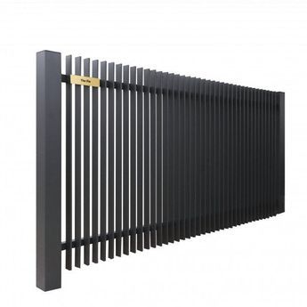 Aluminium Pool Fencing, Black Front Fence, Black Pool Fence, Aluminium Fence Ideas, Modern Fence Design Metal Steel Gate, Metal Fence Design Modern, Aluminum Fencing Ideas, Metal Fence Ideas Steel, Steel Fence Design