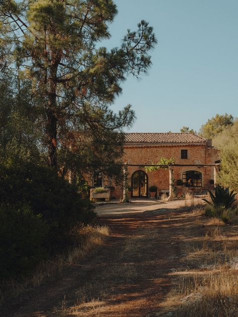 Mallorca Home, Mediterranean Farmhouse, Spanish Farmhouse, Square Pool, Hamptons Beach House, Hamptons Beach, Zen Rock Garden, Mediterranean Mansion, Pebble Floor